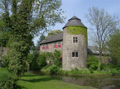 Das haus zum sonneborn wurde 1536 erbaut. Wasserburg Haus zum Haus - Ratingen Marketing GmbH