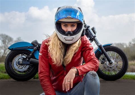 Hjc Rpha 70 Full Face Motorbike Helmet Review The Girl On A Bike