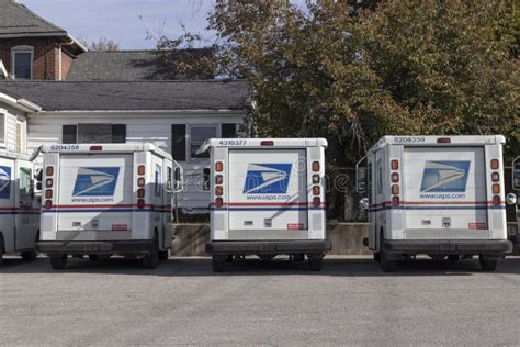 Usps Post Office Mail Trucks The Post Office Is Responsible For
