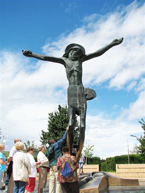 Statue Of The Risen Christ Medjugorje Centre Of Canada