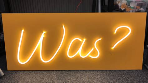 Faux-Neon Sign Says What?, Auf Deutsch | Hackaday
