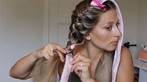 How To Create Perfect Overnight Heatless Curls With The Wrap Method