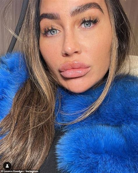 Lauren Goodger Shares Stunning New Pouty Selfie After Being Rushed To Hospital Trends Now