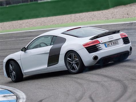 Audi R8 V8 Specs And Photos 2012 2013 2014 2015 Autoevolution