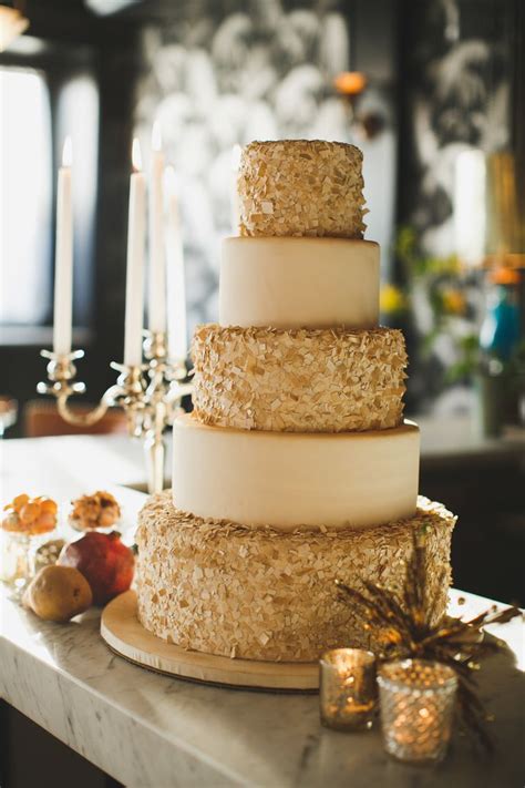 Black and white wedding cake wedding cake idea wedding cake presintation. wedding cakes with gold accents spark and shine your day