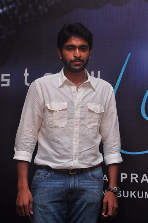 Actor Vikram Prabhu Ganesan Photo Stills ~ Tamilogallery