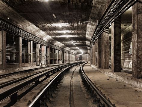 No Permission This Photographer Enters Subway Tunnels Public Delivery