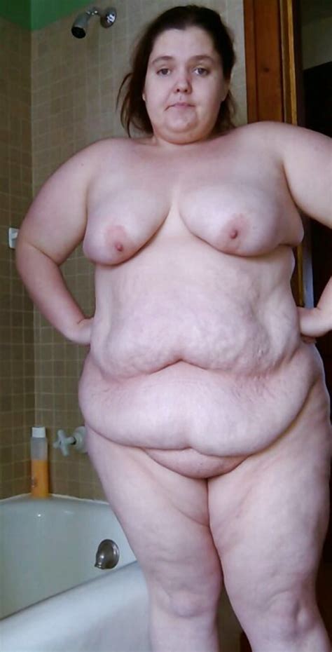 大きな腹を持つbbwの大きなセクシーな太った女の子 裸の女の子とエロティックな写真