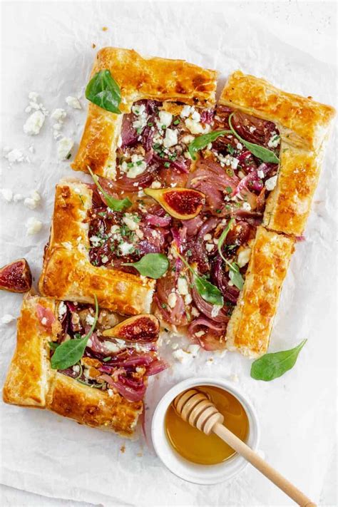 Caramelized Onion Tart With Puff Pastry Cookrita