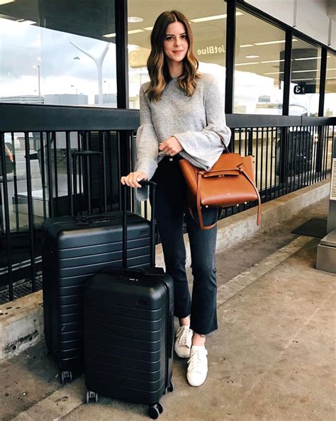 Talking About What To Wear On An Airplane My Favorite Outfits For Long Airplane Rides Los