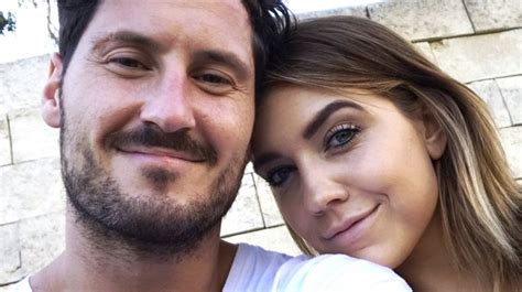 Dwts Pros Val Chmerkovskiy And Jenna Johnson Are Engaged