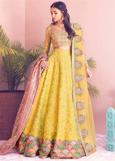 Yellow Mehndi Dresses For Pakistani And Indian Weddings