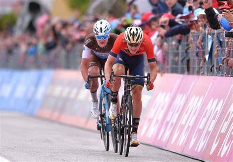 1 day ago · matej mohoric, a stage winner in le creusot and among the most defiant of the bahrain victorious team in the aftermath of wednesday night's police raids on his team's vehicles and hotel rooms. Mohoric vant spektakulær Giro-etappe - Procycling.no