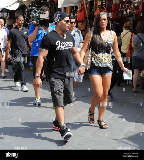 Ronnie Ortiz Magro And Sammi Sweetheart Giancola Jersey Shore Cast Members Explore A Local