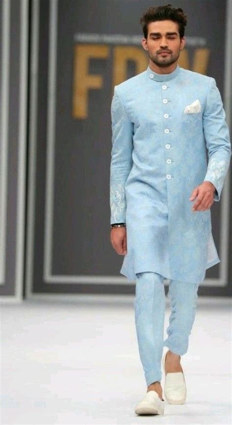 30 Admirable Outfit Styles For The Groom At Engagement Party To Try