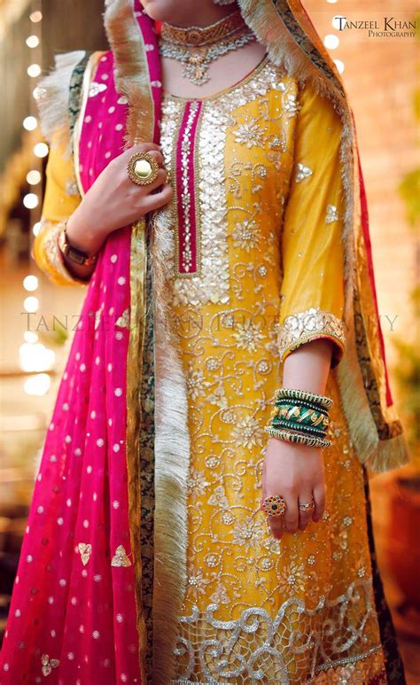 Tanzeel Khan Photography Pakistani Mehndi Dress Pakistani Bridal