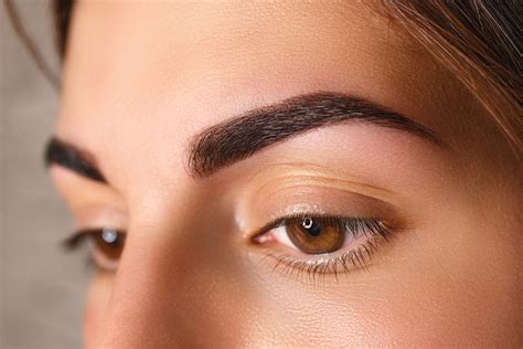 3 easy steps to fill in your eyebrows