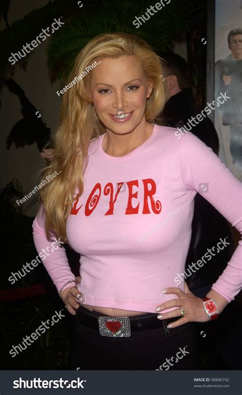 actressmodel cindy margolis world premiere hollywood foto stock 98896742 shutterstock