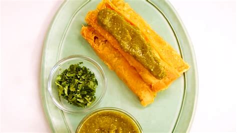 Chicken And Cheese Tamales With Green Chile Sauce Recipe Bon Appétit