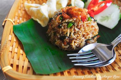 Semboyan yang pas untuk sajian nasi goreng kampung ini adalah penampilan boleh sederhana tetapi rasa harus luar biasa. Village Style Fried Rice (Nasi Goreng Kampung) | Nasi ...