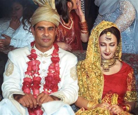 A mers la academia de cricket kashipur de unde a fost selectat pentru prima dată la turneul național de. Fashion Ki Dunia: Cricket Star Waqar yunas Wedding pictures