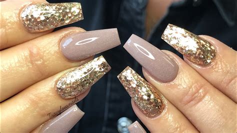 With these pretty color and shinny nail polish combination totally fit to elegant lovers! Acrylic nails with gold glitter - YouTube