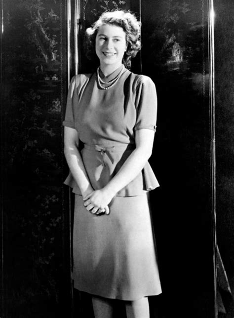 Fascinating Photos Of A Young Queen Elizabeth Ii 1930s 1950s Rare Historical Photos
