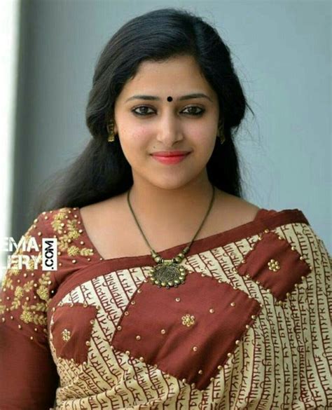 Tamil Aunty Actress Instagram Photos Gambaran