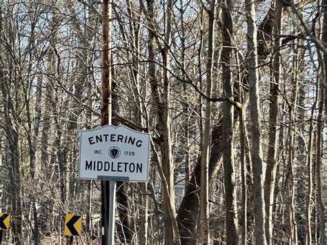 Town Line Sign Middleton Massachusetts Devtmefl Flickr