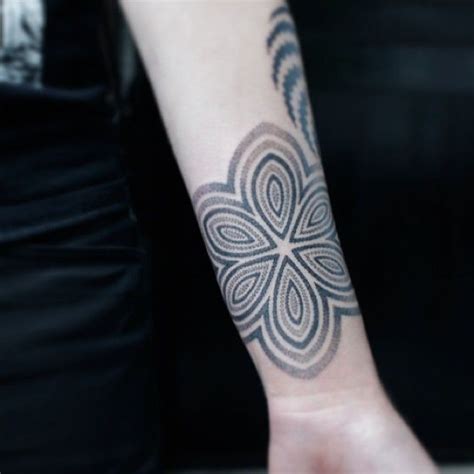 Symbole 2 Spirit Tattoo Blackwork By Matt Matik Instagram Love