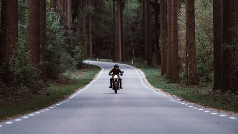 Download Wallpaper 3840x2160 Motorcyclist Motorcycle