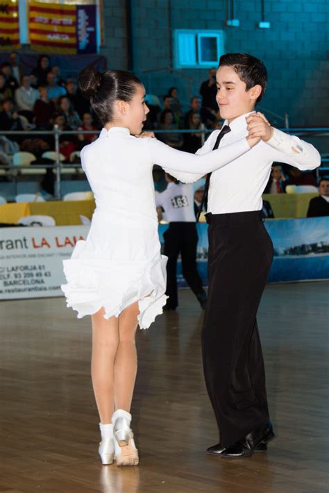 Todos los martes llevo a mis niños a su clase de natación. BAILE DEPORTIVO PARA NIÑOS Y JÓVENES - Dandi Escola de ...