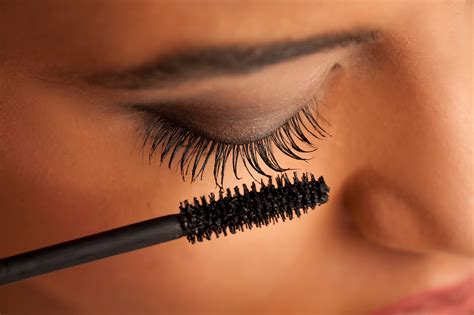 wearing mascara every day is bad for your eyes docs warn