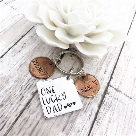 Today i am showing you guys 25 diy christmas gifts! Father's Day gift, Dad Keychain, Lucky Dad, Penny Key ...