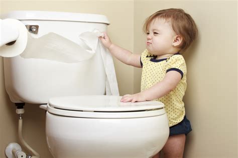 آموزش دستشویی رفتن به کودکان سن آموزش توالت رفتن کودکان