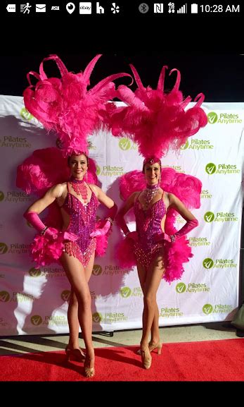 Real Las Vegas Showgirls Red Carpet Event Las Vegas Lasvegas Vegas Showgirl Showgirl Costume