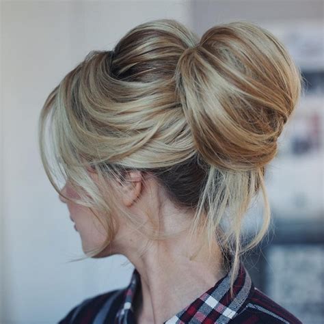 Best 35 Top Knot Bun Ideas On Therighthairstyles