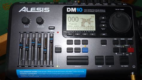 Alesis dm10 pro the original, it came with metal surge cymbals. Photo Alesis DM10 Studio Kit : Alesis DM10 Studio Kit (68387) (#473222) - Audiofanzine