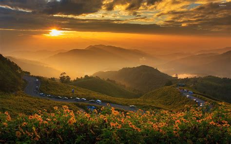 Great Golden Sunset In The Mountains Wallpaper Nature