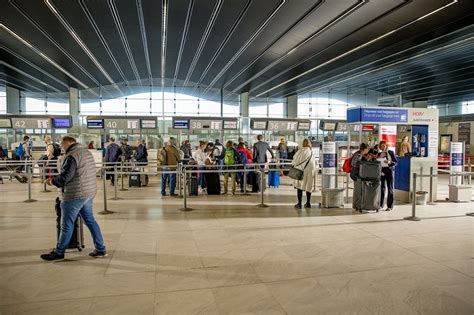 Aéroport De Bordeaux Le Hall B Rouvre Ses Portes Le 30 Juillet 2020