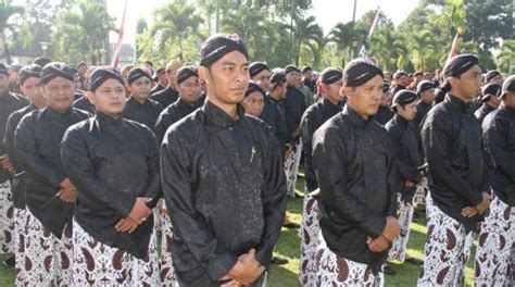 Berikut nama suku di indonesia beserta provinsi dan ciri khasnya: Enem Kabeh: 6 Suku dengan jumlah terbesar di Indonesia ...