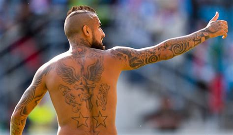 The arturo vidal tattoo that wears on his neck it has gone viral on social media. Tattoos bei Fußballern: Professor fordert Verbot