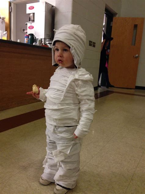 Diy Mummy Costume Sweat Pants Long Sleeve Shirt Hat Two Pillowcases And Fabric Glue Mummy