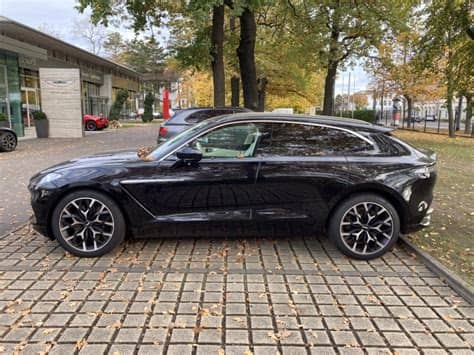 Der milliardär lawrence stroll (besitzer. Mercedes steigt stärker bei Aston Martin ein - ein buy ...