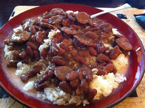 Of carnation red beans water(enough to cover all ingredients) 1lb of savoie's smoke sausage 1 tbsp of minced garlic 1 large onion chopped a half of a bell pepper chopped 3 large stalks of celery chopped. New Orleans Style Red Beans Recipe - Authentic Louisiana ...