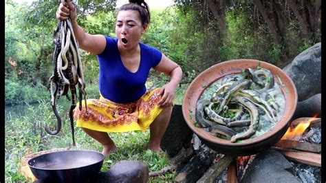 Survival Skills Yummy Cooking Snakes For Food Cooking Snakes Soup