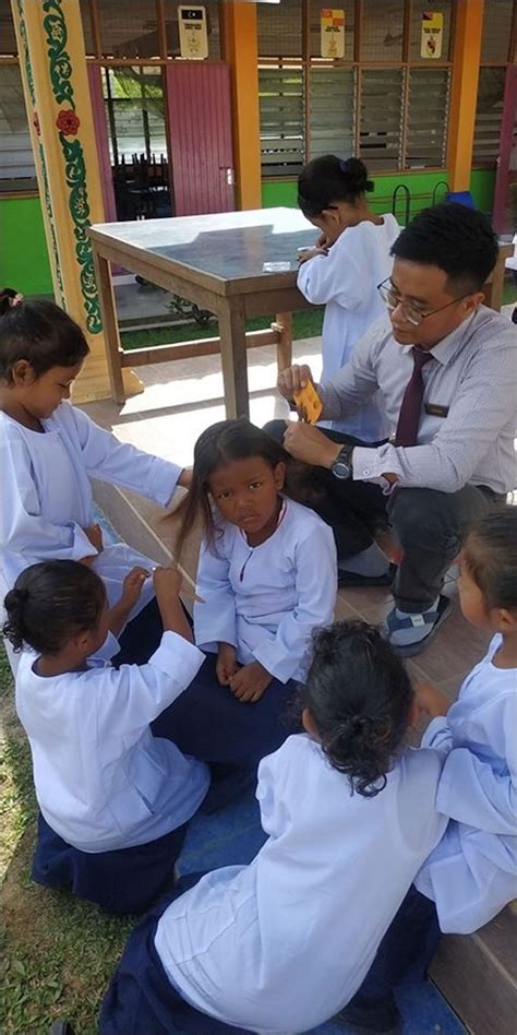 Cabaran yang dihadapi oleh usahawan luar bandar. Cabaran pendidik di pedalaman, guru lelaki gigih sikat ...