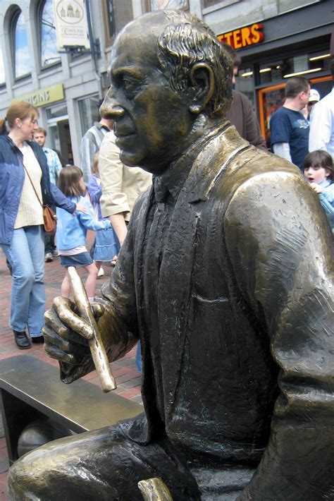 Boston Faneuil Hall Red Auerbach Statue Arnold Red Au Flickr