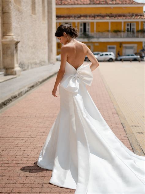 Monique Lhuillier Bridal Wedding Dresses｜anna Bé Bridal Boutique