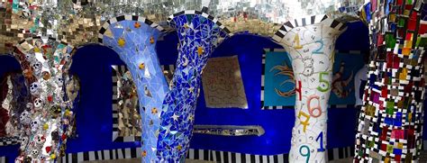 Niki de saint phalle was a french artist who was once a model, provocateur, and a scion of the feminine principle in the great matissean way. Tarot Garten von Niki de Saint Phalle: Überwältigend ...